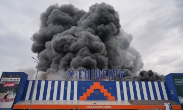Росіяни вночі запустили по Україні 164 дрони. Зранку вдарили по «Епіцентру» в Запоріжжі — є постраждалі