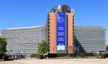 Due to the heat, the air conditioners at the European Commission headquarters were turned off — but not at the managementʼs