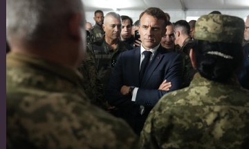 «Бабель» розповідає (сумну) історію 155 ОМБр: від благословіння Макрона до роботи зі «Скелею» та підозри комбригу. Ось десятки подробиць, що залишалися невідомими