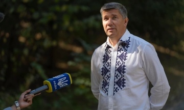 Ексголову Мінкультури відправили під нічний домашній арешт — він фігурант справи про незаконний виїзд за кордон чоловіків
