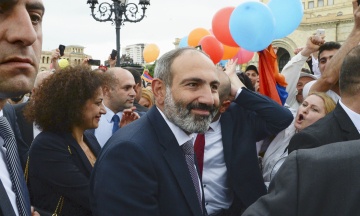 Вірменія відмовилась проводити референдум про вибір між Європейським та Євразійським союзами. Цього вимагали Росія та її союзники