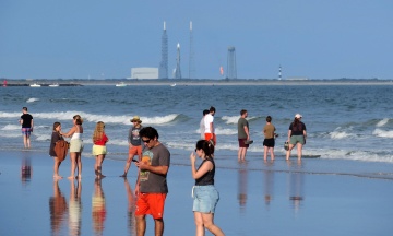 Подружжя колишніх агентів ЦРУ, попиваючи коктейлі в барі у Флориді, виявило шпигунську мережу китайців і росіян. Переказуємо матеріал Vanity Fair