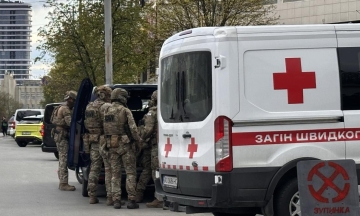 Жертвами стрілянини в Києві стала ціла сімʼя: подружжя загинуло, їхній син в лікарні