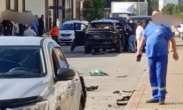 A Russian lieutenant colonelʼs car exploded in St. Petersburg. He was killed, his wife was injured