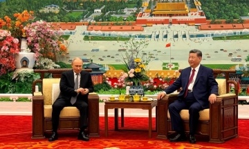 Russia and China have agreed to build a new railway line across the border