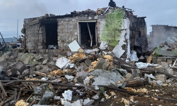 Росіяни вночі запустили по Україні 93 дрони. На Київщині постраждала родина з трьома дітьми