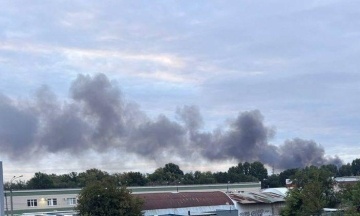 Пожежа у цехах, де росіяни збирають двигуни для ракетоносіїв та обслуговують авіацію: Генштаб уточнив деталі атаки 15 серпня