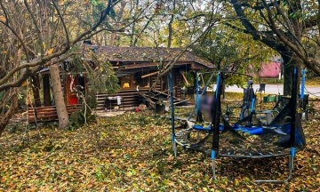 Росіяни вдарили по центральному парку на Харківщині та атакували Хмельницький — є загиблі та постраждалі