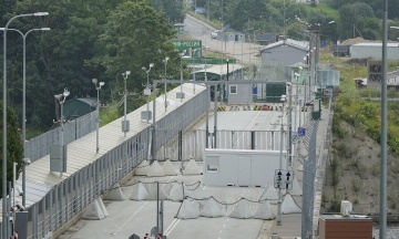 Естонія будує ворота і барʼєри на кордоні з Росією у Нарві