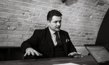 How Western partners one by one buried Ukraineʼs hopes for a reparations loan — behind the scenes of the negotiations, which were not without surprises and threats from the Russians. Negotiator Mykola Yurlov tells the story