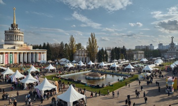 350 000 грн збитків через негоду і 70 тисяч відвідувачів. Підсумки «Книжкової країни» та найпопулярніші книги фестивалю