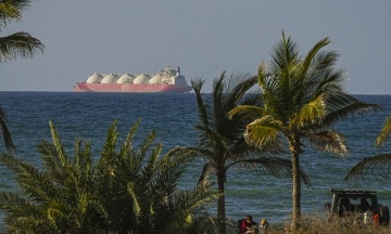 Іран обстріляв щонайменше два торговельні судна, які хотіли пройти Ормузькою протокою