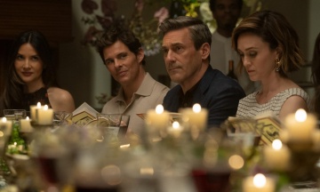 Що подивитися у вихідні. Епатажна комедія із зіркою «Дивних див», продовження драмеді «Друзі та сусіди» й підліткового ромкому «Цілую, Кітті»