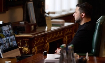 «Доволі жорстка розмова». Зеленський доручив посилити мобільні вогневі групи та роботу з партнерами щодо ППО