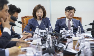 У Південній Кореї опозиція розкритикувала владу за тривалий дипломатичний конфлікт з Україною. Закликають виправити помилку