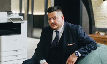 Як Ольга Стефанішина штовхала Україну до невигідної угоди зі США, чому Київ не має програти справу Сергія Кузнєцова і де взяти гроші на 2027 рік. Інтервʼю експереговірника Миколи Юрлова