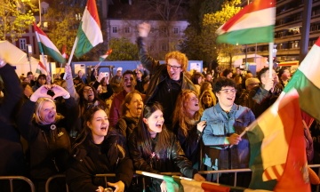 Після перемоги опозиційної «Тиси» угорці відсвяткували програш Орбана на вулицях Будапешту