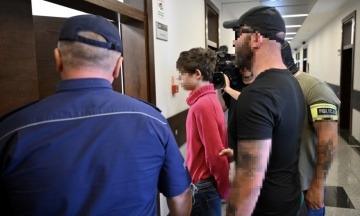 У Польщі 18-річного українця відправили під варту на три місяці за напад із ножем на польку