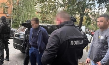 У Києві затримали чоловіка, який видавав себе за працівника НАБУ і виманив майже $500 тисяч за «вирішення питання»
