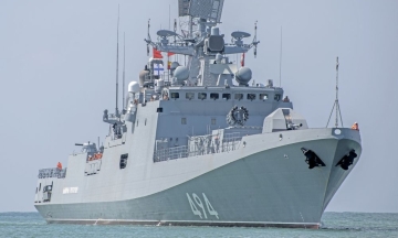 Росія відправила військовий корабель, щоб супроводжувати танкери тіньового флоту через Ла-Манш