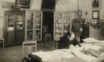 Дослідник, донощик, розвідник, повідач. Читайте уривок з нової біографії письменника Віктора Петрова (Домонтовича), яка написана на основі його особової справи