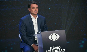 Brazilian presidential candidate Bolsonaro suspected of money laundering