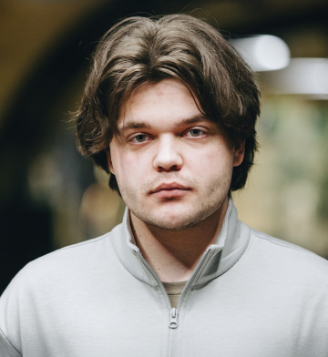 «Мама вважала, що дівчина для мене гірше, ніж армія РФ». Богдан Безкоровайний підлітком жив в окупованому Криму, не приховуючи проукраїнських поглядів, й у 2026 році виїхав до України. Інтерв’ю