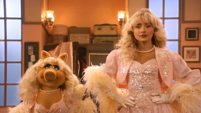 Що подивитися у вихідні. Святковий епізод культового «Маппет-шоу» із Сабріною Карпентер, продовження «Лінкольна для адвоката» і захопливий шпигунський бойовик «Демасковані»