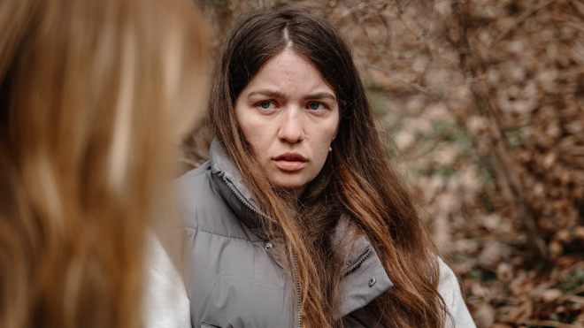 Третя штурмова опублікувала відео про матір, яка відпустила на фронт сімох синів. Після цього їхня рідна сестра розказала про зґвалтування і вбивство в родині. «Бабель» підняв історію 20-річної давнини