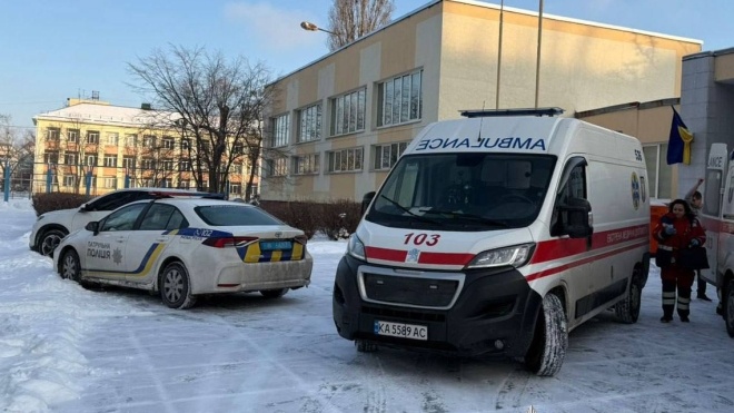 У Києві школяр з ножем напав на класну керівницю та однокласника. У його телефоні — листування зі спецслужбами РФ