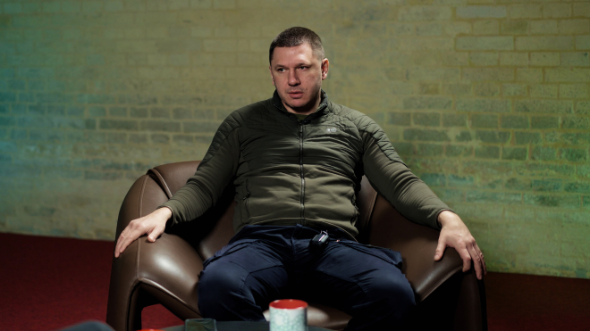 Серж Марко: волонтер, морпіх, снайпер, старший сержант роти безпілотників 59 бригади. Велике інтерв’ю про те, як виглядає сучасна війна і чому перевага в ній зараз на боці ворога