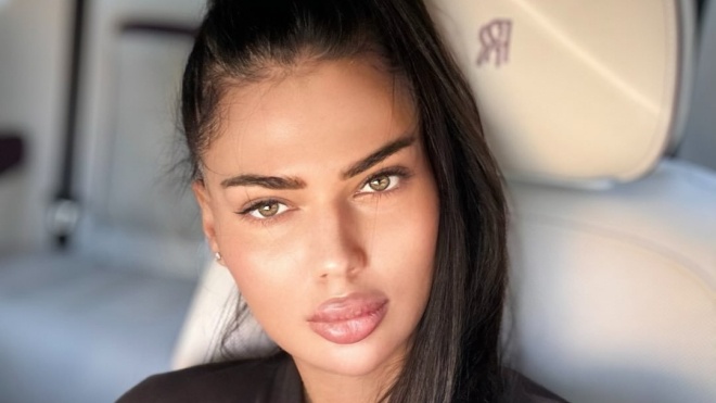 «Бабель» слідкує за справою косметологині Ірини Бородкіної, яка працює в Києві. Офіс генерального прокурора почав розслідувати смерть її пацієнтки в Молдові