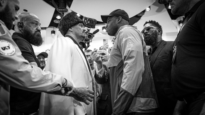 Сьогодні Усик і Дюбуа зустрінуться вдруге. Це не просто реванш: для обох боксерів поєдинок може стати визначальним у кар’єрі — і ось чому