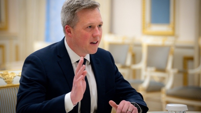 Ексміністр армії США назвав «принизливим» те, що Україна з меншим бюджетом виявилася краще озброєною для сучасної війни