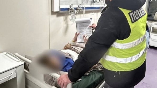 Школяру з Києва, який напав з ножем на вчительку й однокласника, оголосили підозру в замаху на вбивство