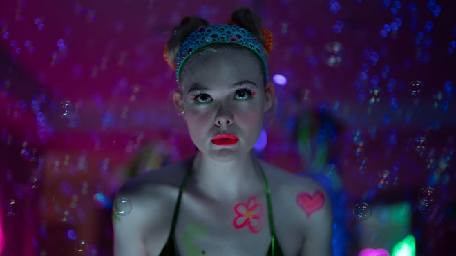 Що подивитися у вихідні. Драмеді з Ель Феннінг, комедія від Адама Сендлера та документалка про горил з Девідом Аттенборо і несподівано насиченим сюжетом