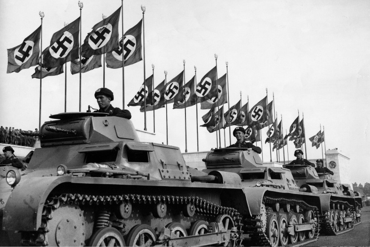 Танкова колона під час військового параду в Баварії, 1936 рік.