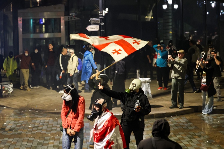 Протести в Тбілісі у день місцевих виборів 4 жовтня 2025 року.