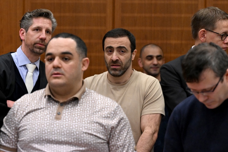 Суд над трьома чоловіками — громадянами України, Вірменії та Росії, яких обвинувачують у шпигунстві на користь російських спецслужб, Франкфурт, 9 грудня 2025 року.