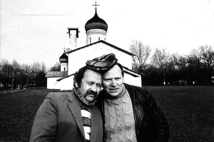 Вʼячеслав Брюховецький і Микола Жулинський під час однієї з поїздок Інституту літератури.