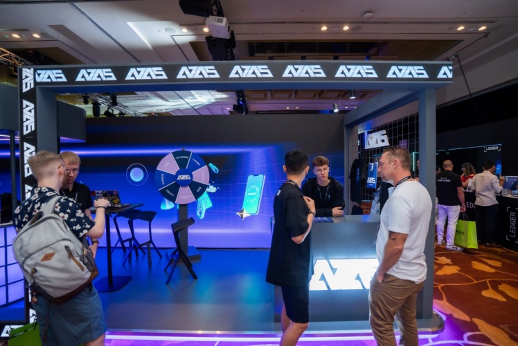 Стенд A7A5 на блокчейн-конференції TOKEN2049 Singapore, жовтень 2025 року.