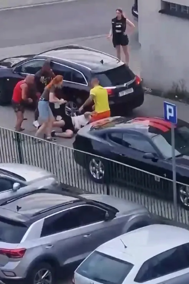 Скриншот з відео, яке зняв очевидець з балкона. Саме цей запис Настина мама згодом опублікувала в соцмережах, 26 липня 2026 року.