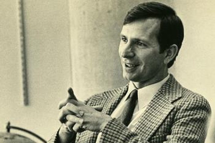 Орест Субтельний, учень Омеляна Пріцака, 1973 року захистив першу докторську дисертацію з історії України в Гарварді.