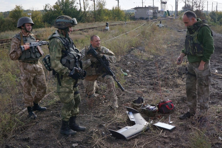 Юрій Касьянов у складі волонтерів «Армія SOS» на сході України, жовтень 2014 року.