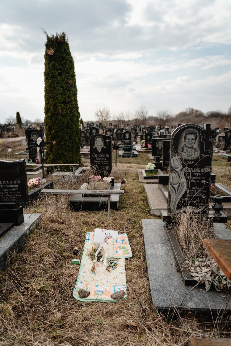 Місце перепоховання Даші на бердичівському кладовищі.