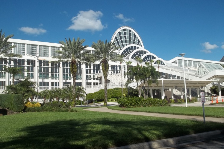 Той самий Конференц-центр округу Оріндж.