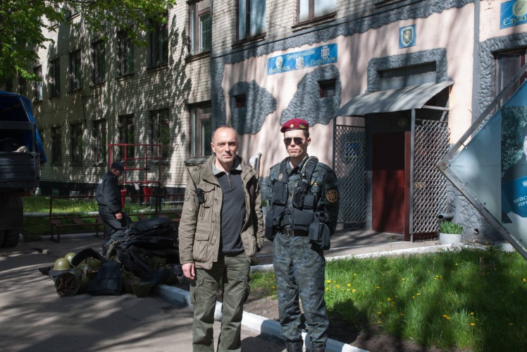 Юрій Касьянов разом із сином Максимом, квітень 2014 року.