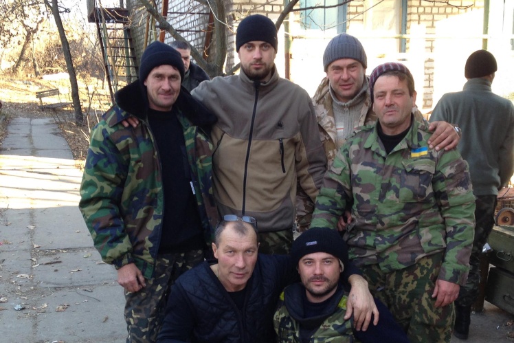 Роман почав їздити на фронт з першого року війни, жовтень 2014 року.