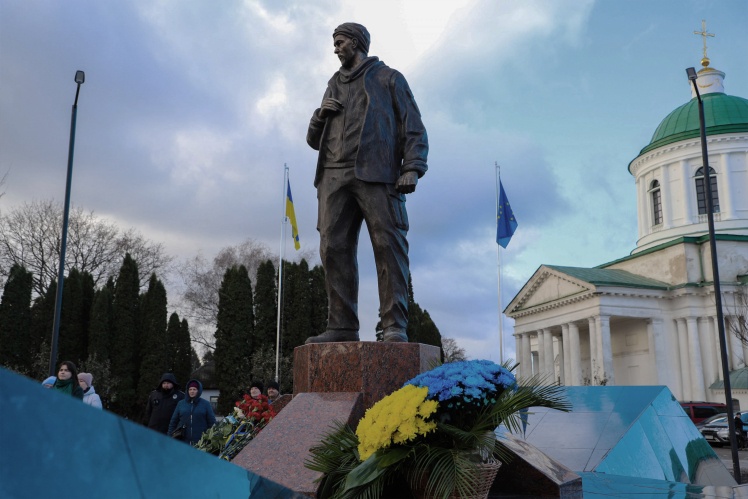 In Nizhyn, the memorial complex "To the Heroes-Defenders of Ukraine", where the central figure is a monument to Macievsky, was built with private money. An art competition was not held. The creation of a memorial with a sculpture of Macievsky was suggested to the mayor by former Deputy Minister of Internal Affairs Anton Herashchenko.