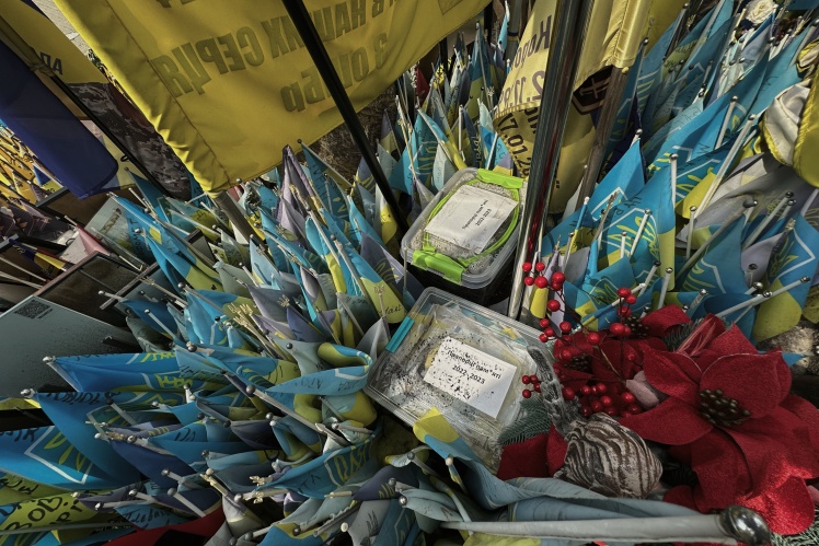 "Memory boxes" in which Natalia puts broken flags. For her, each flag is like a person.
